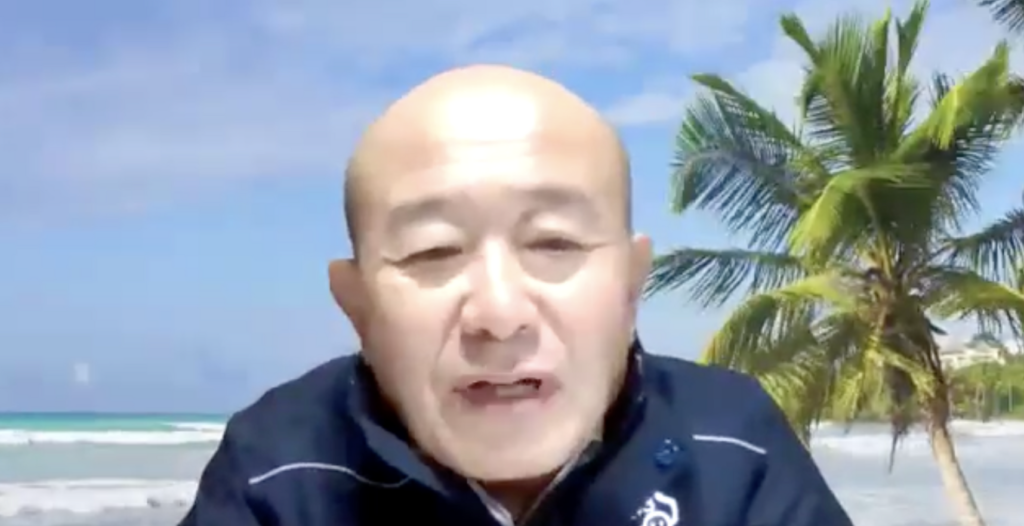 オンラインインタビューに応じる稲尾さん